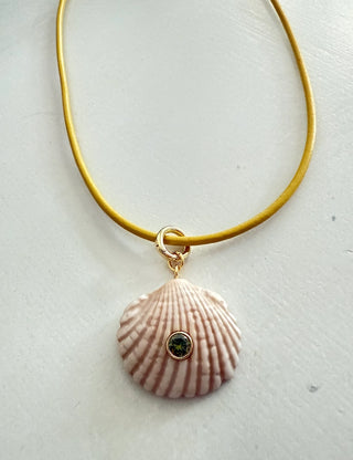 BEACH COMBING NECKLACE, YELLOW/COCONUT