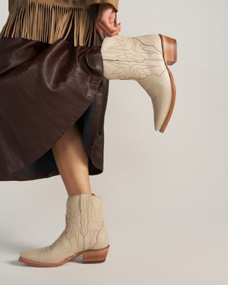 THE LYNN, CREAM/COWHIDE
