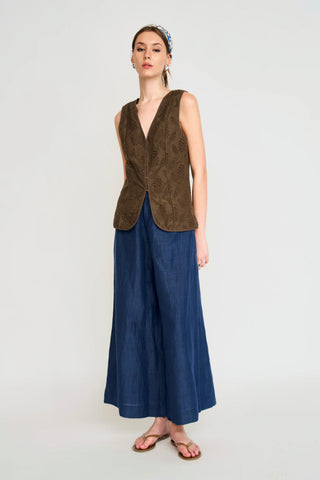 CHATHAM TOP, CHOCOLATE HYACINTH EYELET