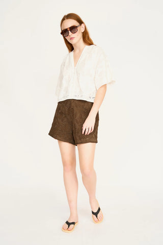 LOSTINE TOP, WHITE HYACINTH EYELET