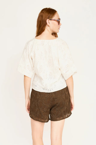 LOSTINE TOP, WHITE HYACINTH EYELET